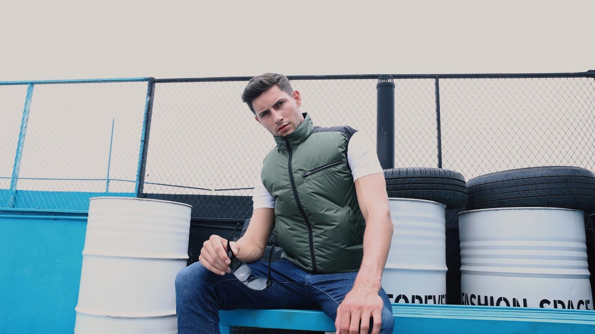 Amazon.co.jp: [ZIRAIFEN] 2024 30V 超高出力 ファン付きベスト