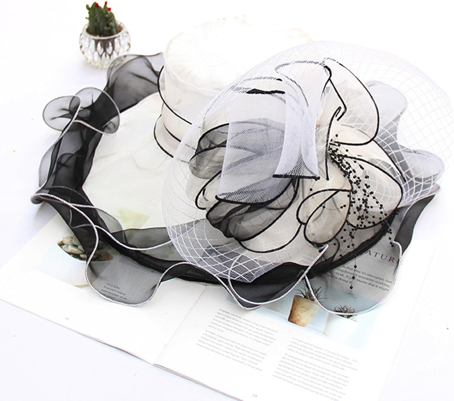 帽子 女性のカラーブロッキングオーガンザサンハット女性夏シフォンフラワービーチハット (色 : White, Size : One