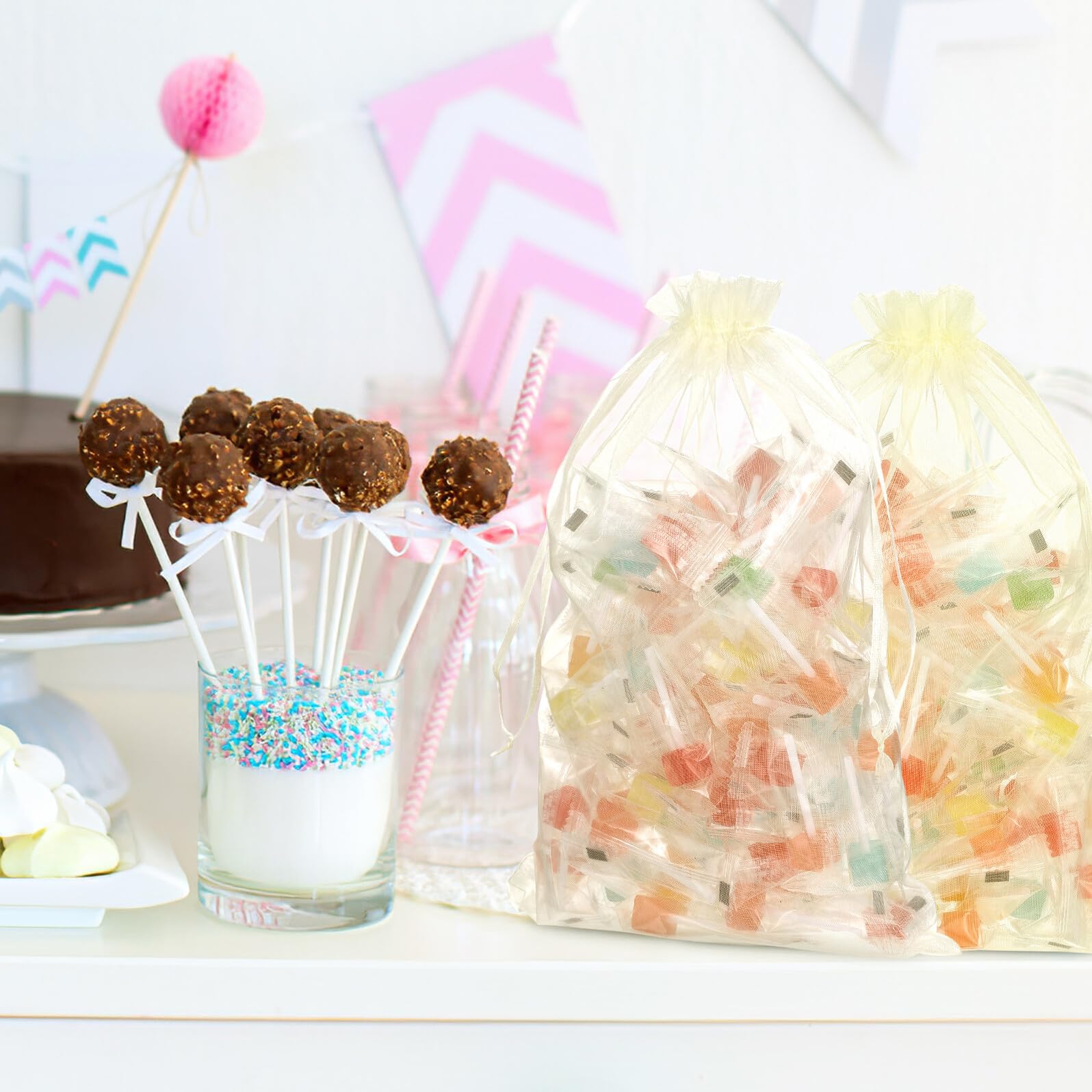 Yardenfun 50 Stück Hochzeitstaschen aus Organza mit Kordelzug Dekorative Verpackungsbeutel in Beige Leicht zu Öffnen und Tragen für Geschenke und Süßigkeiten