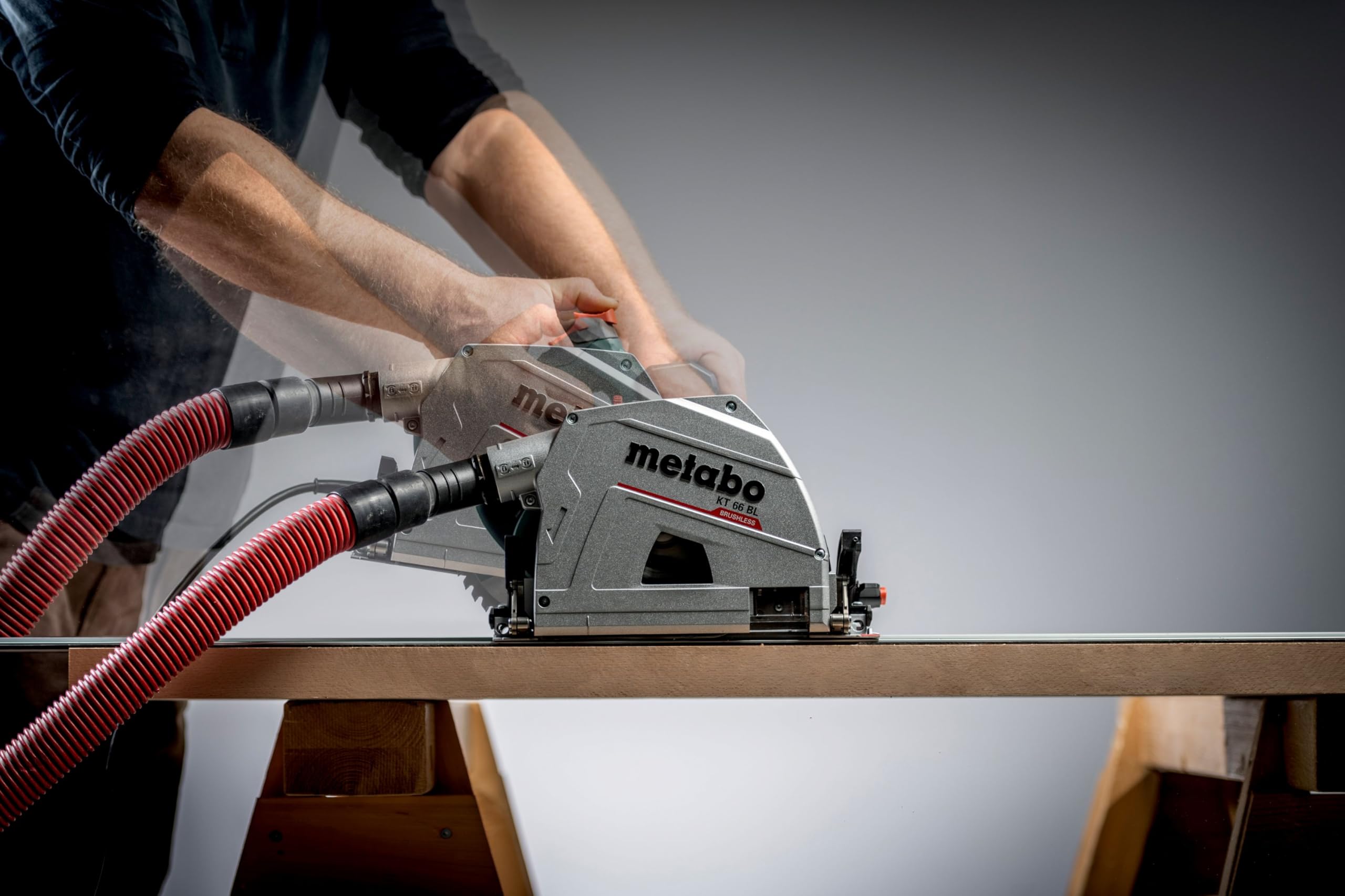 metabo Tauchkreissäge KT 66 BL, 1200W Brushless Motor, 66mm Schnitttiefe | Präzise Schnitte in Holz, variable Drehzahl, inklusive Sägeblatt, Staubfangbeutel und metaBOX 340, ohne Führungsschiene