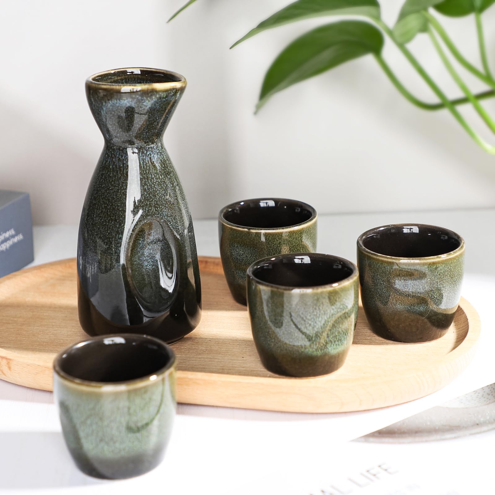 Lot de 1 pot à saké en céramique pour chauffe-liqueur et 4 gobelets à saké (vert noir)