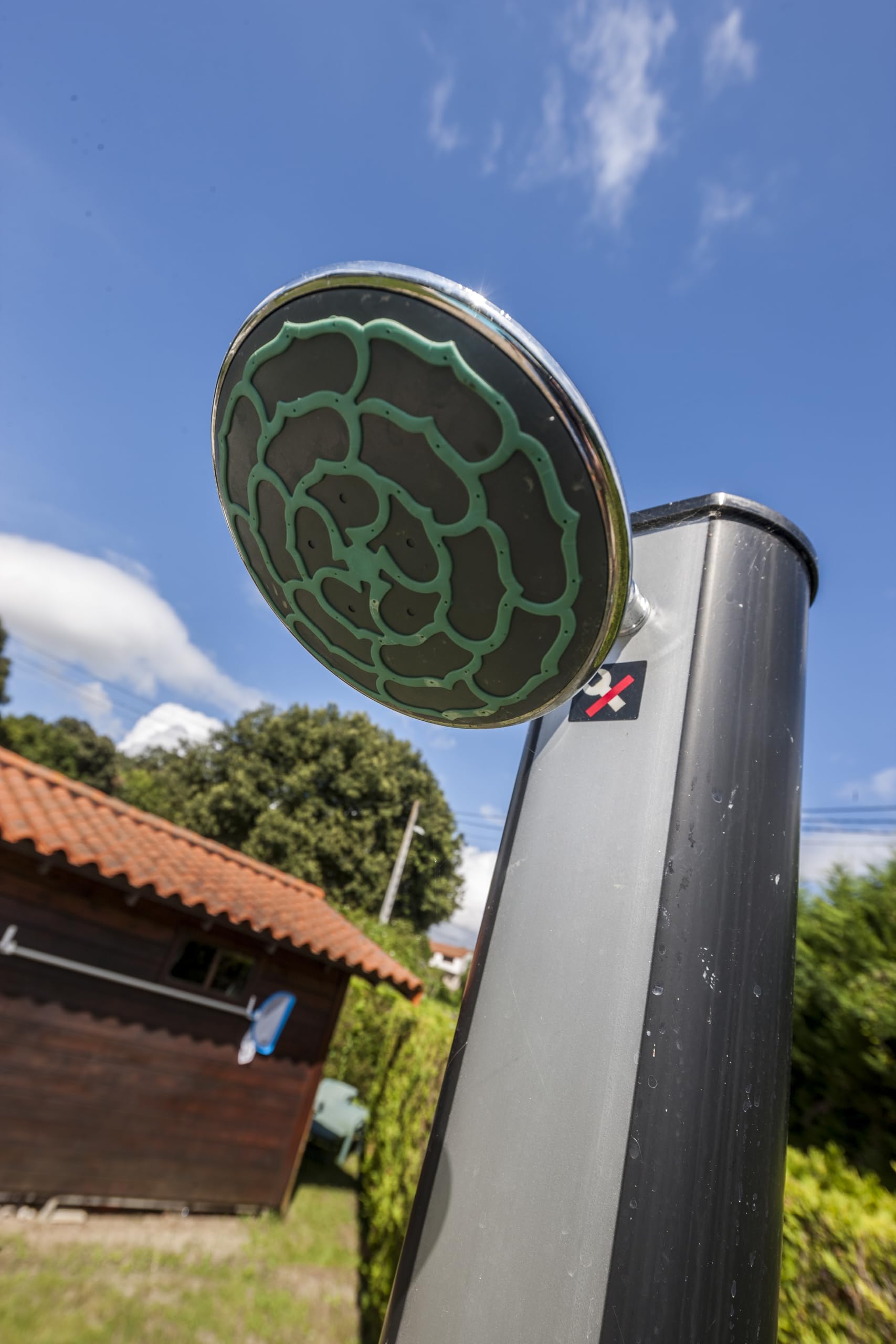 Gre DSPS35 - Ducha Solar Exterior para Piscinas. Ducha para Jardín en PVC negro con Lavapiés, con Capacidad de 35 Litros.