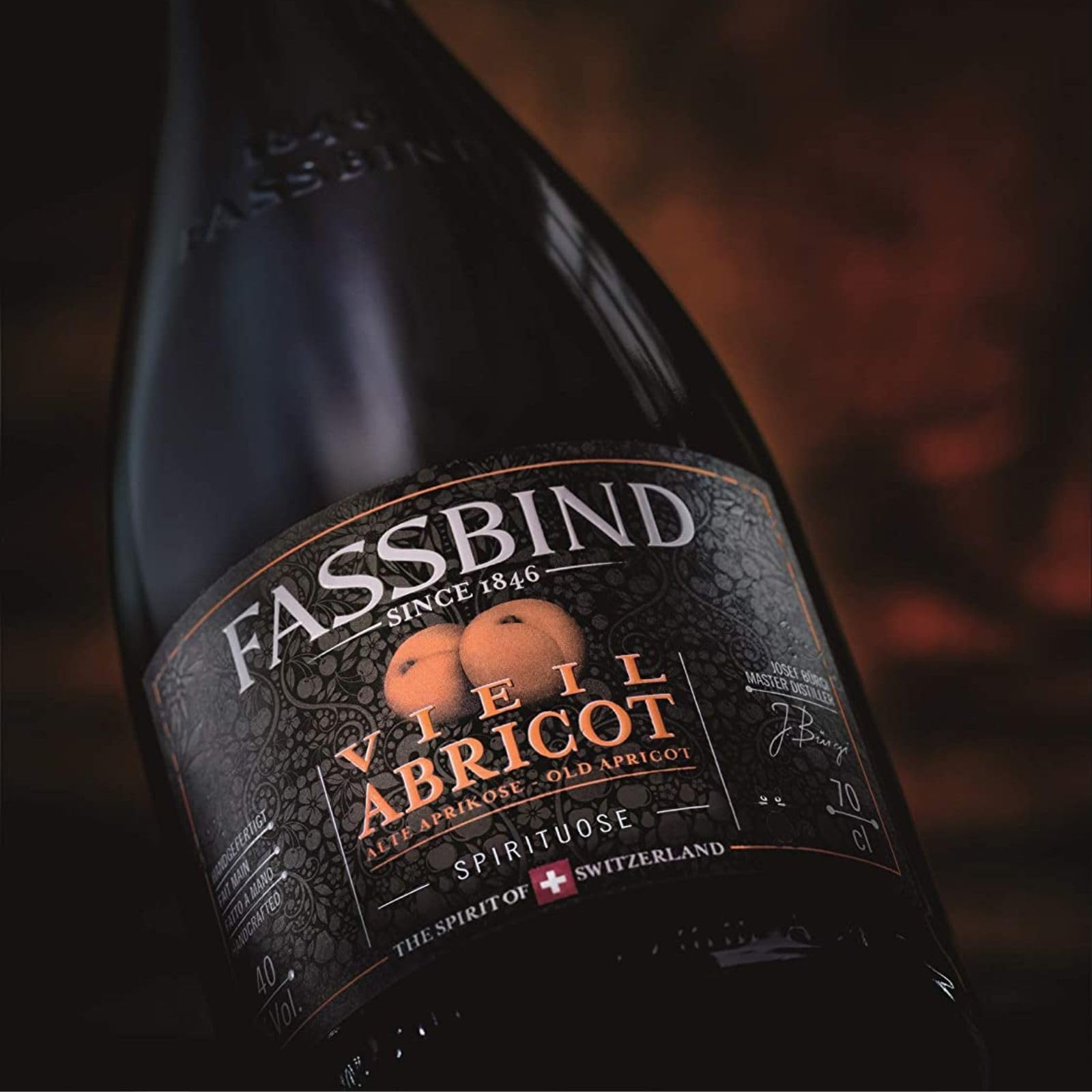 Fassbind Vieil Abricot (1 x 0.7 l) - Edler Schweizer Obstbrand aus der traditionellen Aprikosen-Sorte «Royal Luizet» mit 40% vol. Alkohol