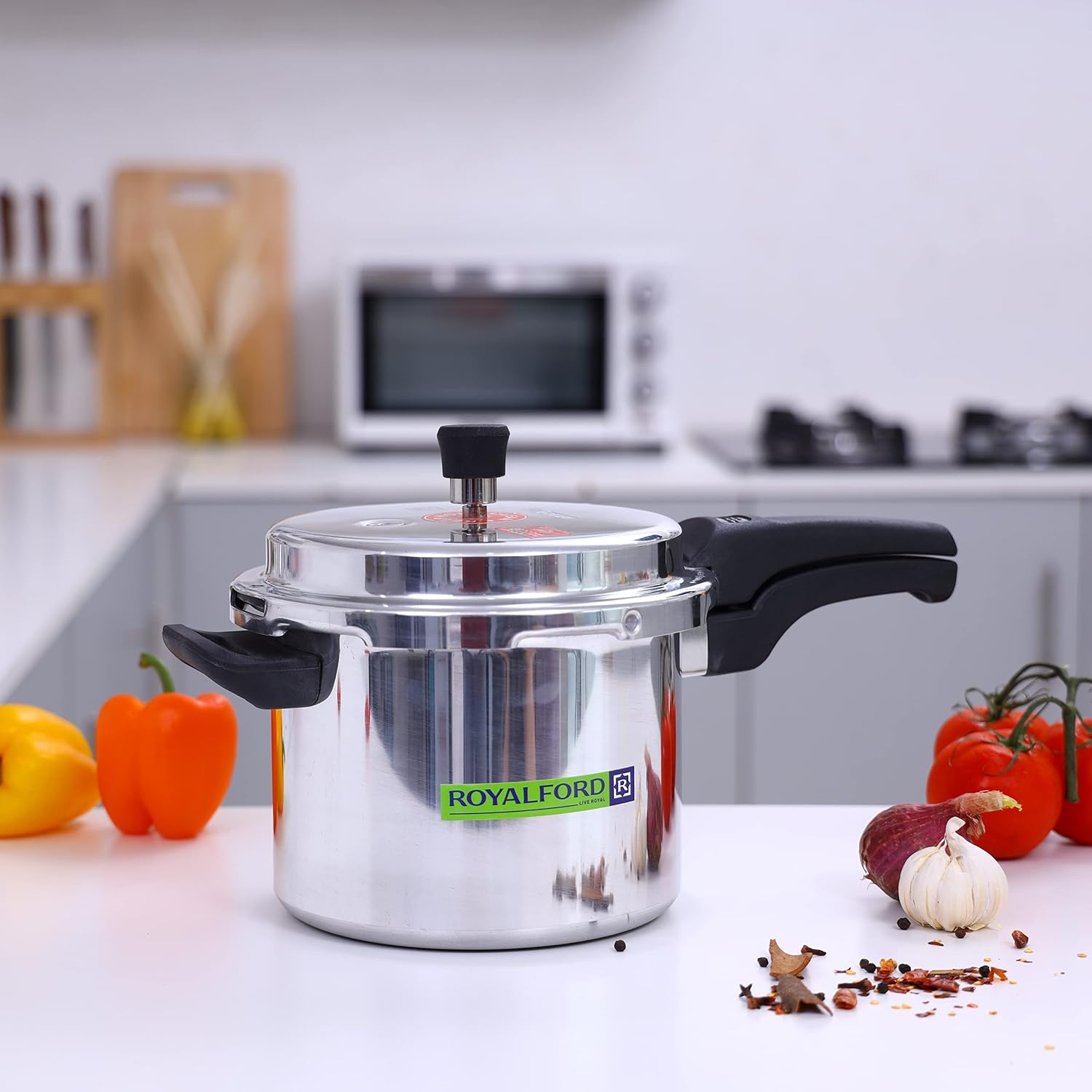 قدر ضغط Royalford RF9750 3 لتر مع قاعدة اندكشن مقبض متين قدر ضغط Royalford RF9750 3 لتر مع قاعدة اندكشن مقبض متين