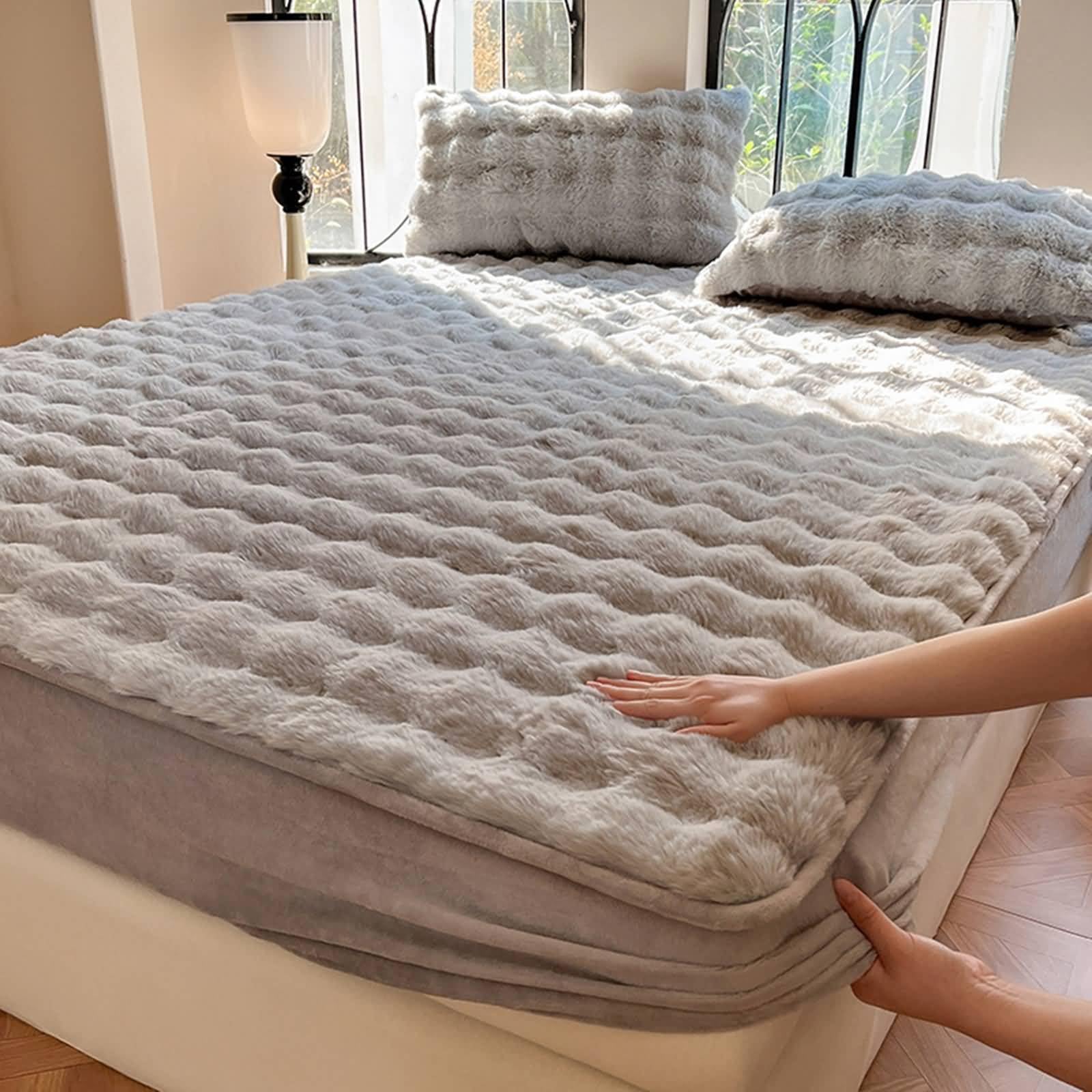 Drap housse peluche gris clair 120x200 cm Beydodo pour matelas épais