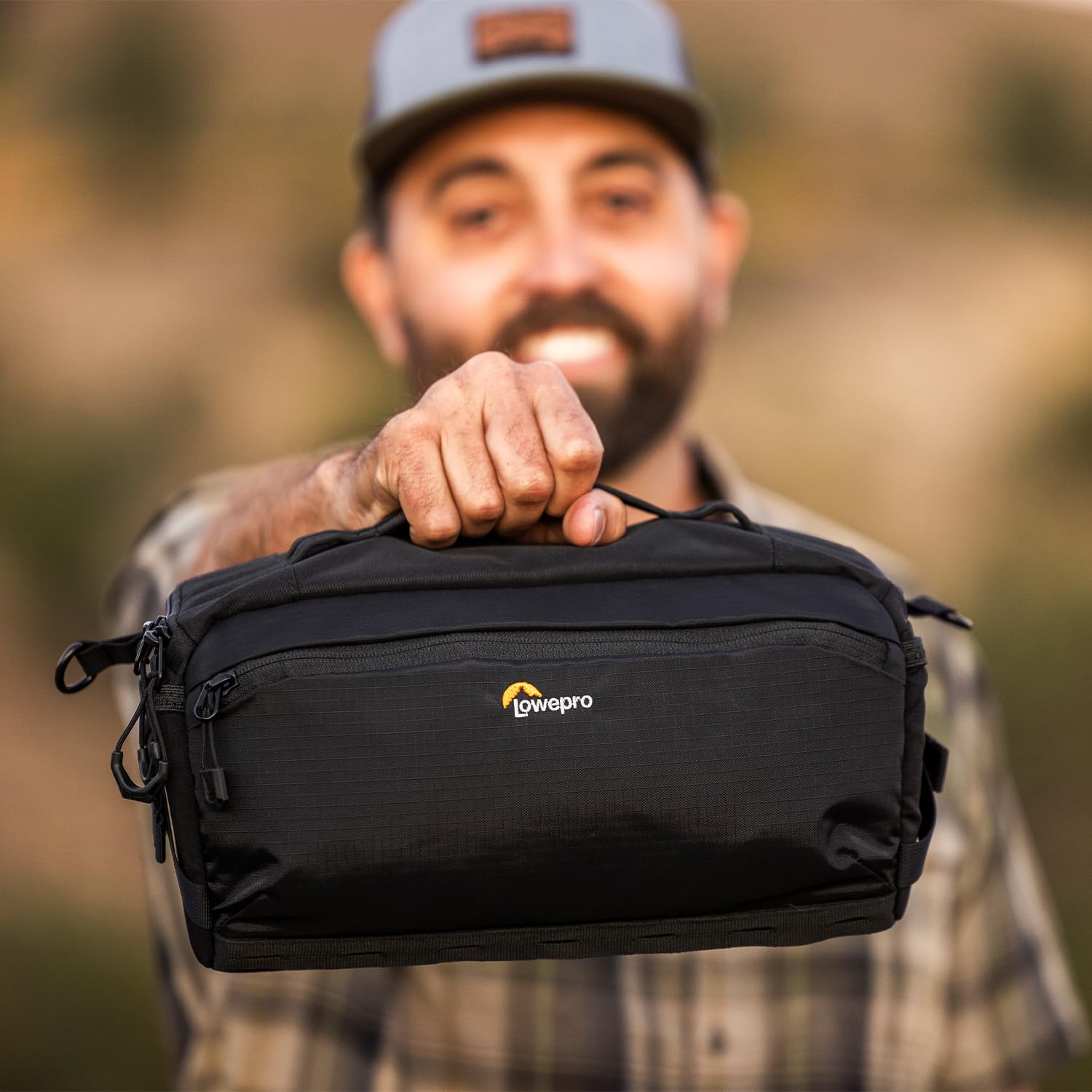 Lowepro ProTactic Lite SLX 110 AW III Sac Photo Bandoulière, Appareil Photo Professionnel, Housse Anti-Pluie, Sac à Dos Bandoulière Léger, pour Photographe, Vidéaste, 4 L, pour Appareil Reflex/Hybride