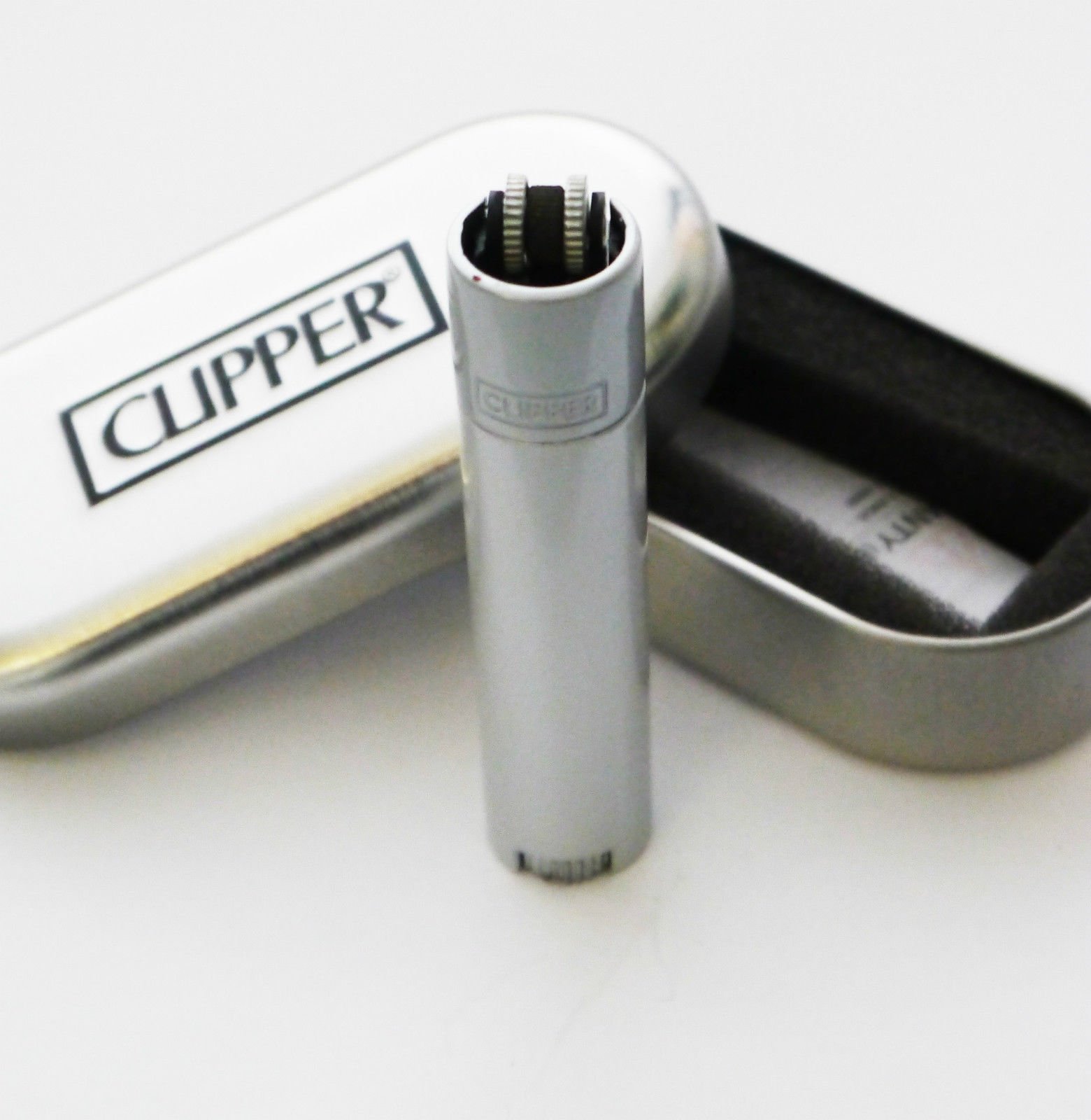 Metal Clipper Genuine Flint Lighter Chrome Finish Pretty Gift Case Refillable Gas