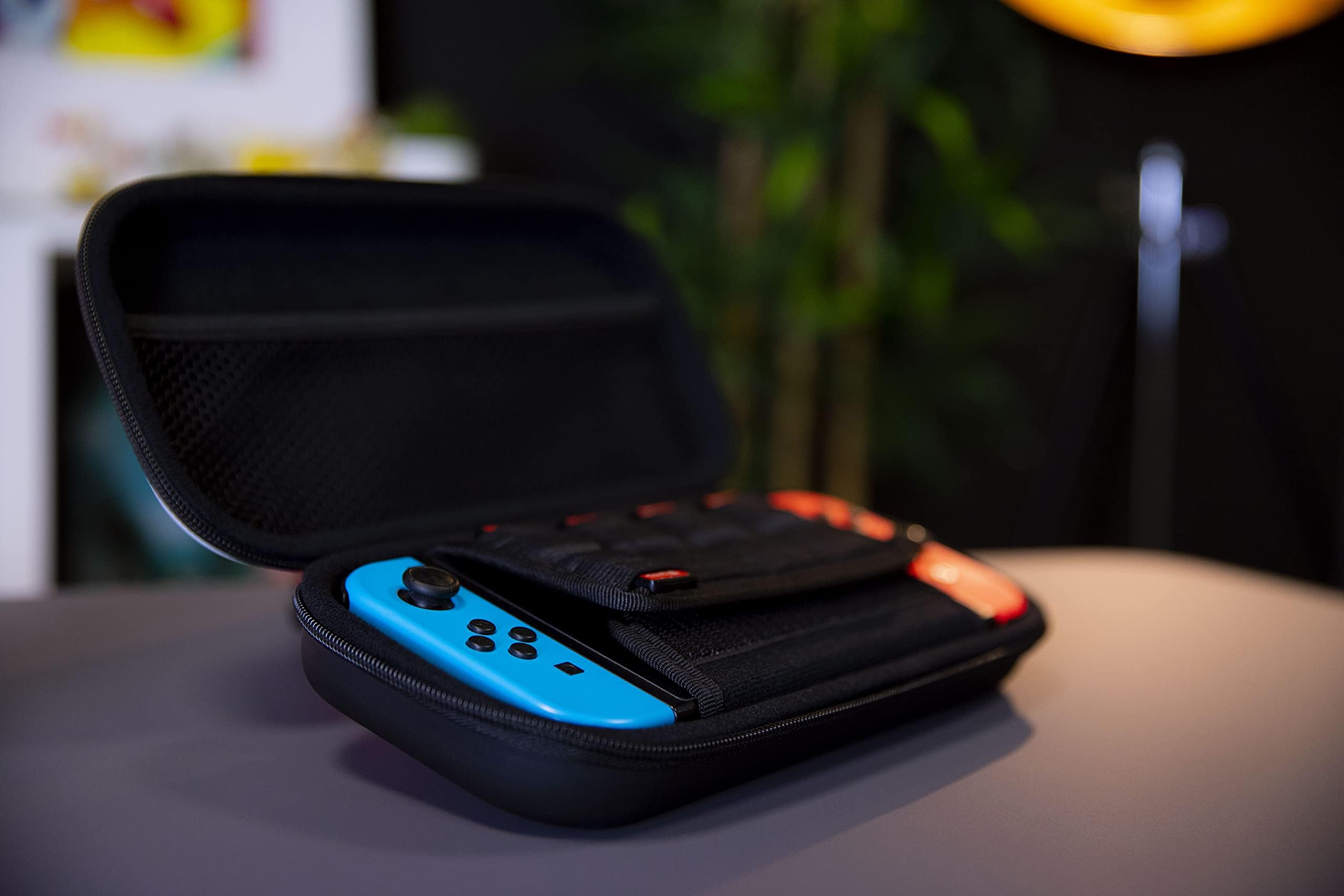 Konix My Hero Academia Funda de protección y Transporte para Nintendo Switch, Switch Lite y Switch OLED - 8 Juegos - Diseño My Hero Academia - Negro — view 74