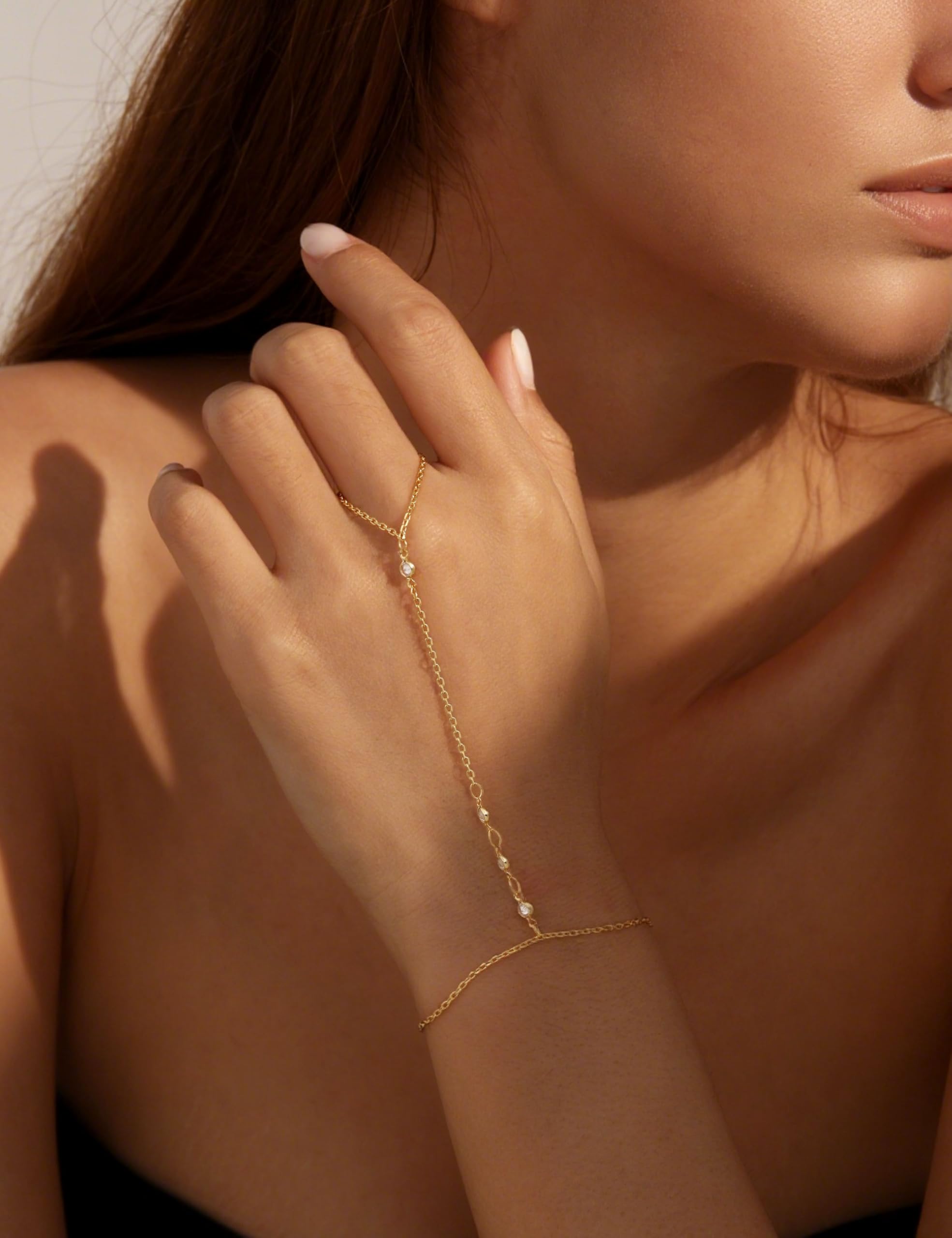 Dochais Bracelets Main Femme, Chaîne Main Poignet-Doigt, Or 14K/Argenté, Bijou Élégant Adjustable Imperméable, Cadeau Luxe