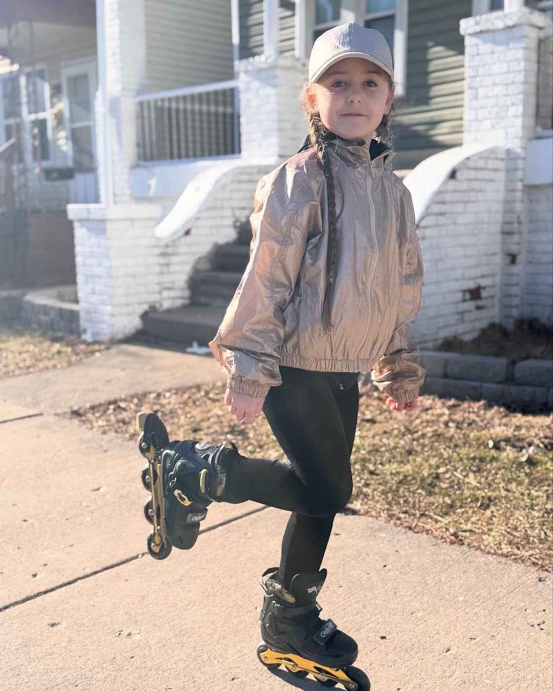 MammyGol Inline Skates for Boys and Girls Youth, 4 Size Adjustable Roller Skates with PU Flashing Wheels, Aggressive Inline Skates High Performance for Kids Age 6-12