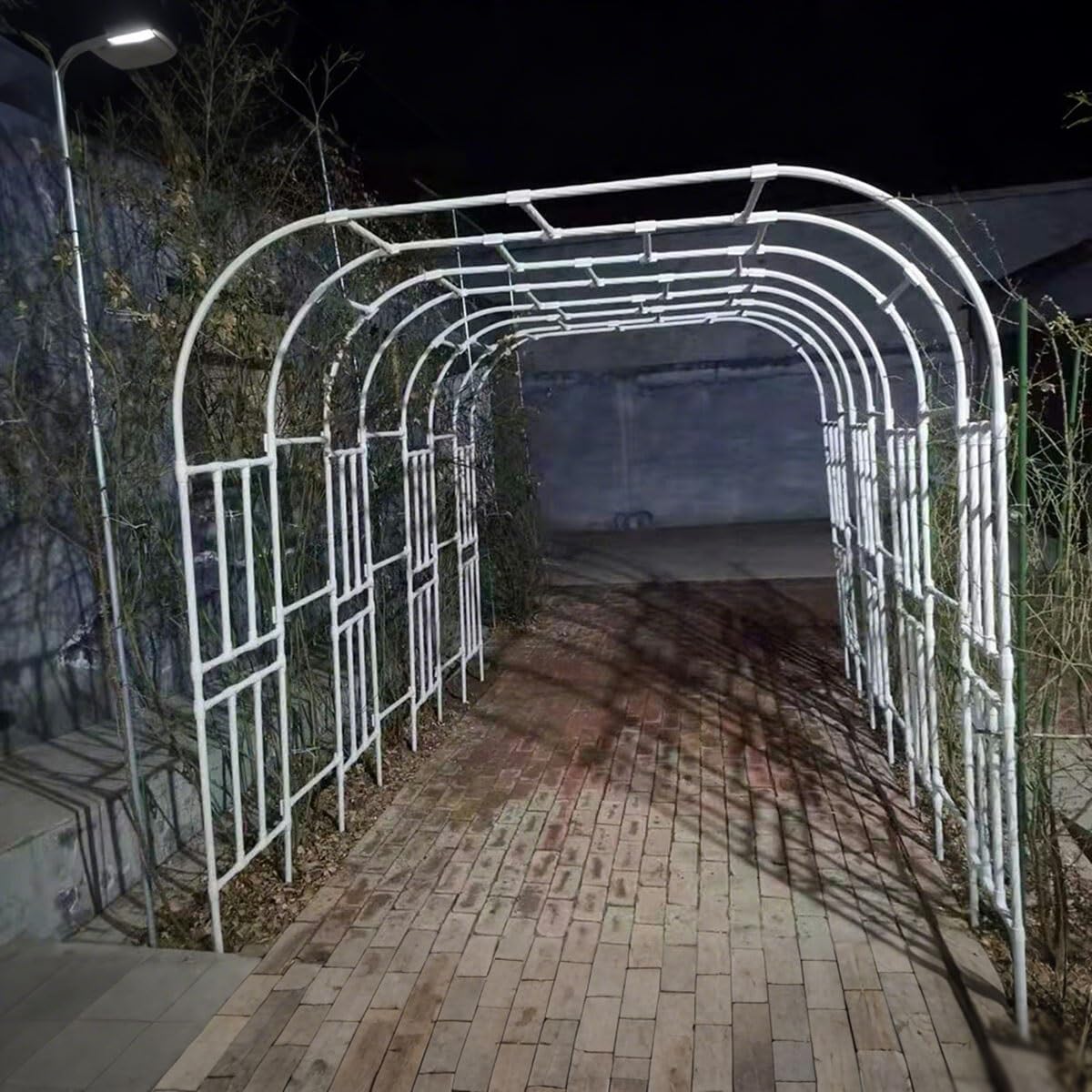 Robusto arco da giardino in metallo bianco, 150 x 320 cm di larghezza, resistente alle intemperie per piante rampicanti, supporto per rose, pergola ad arco decorativo per esterni (larghezza 180 cm x