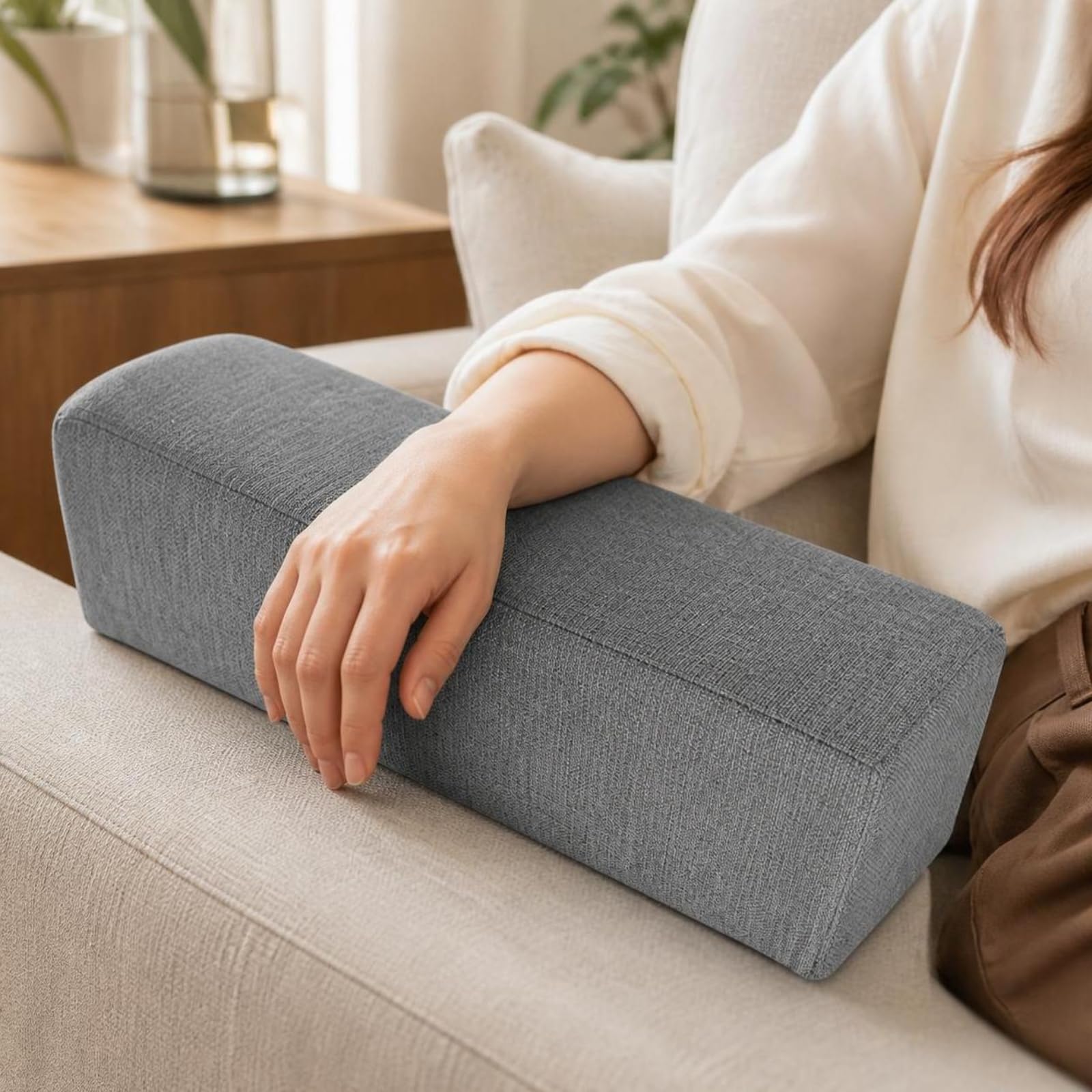 Cuscino per Bracciolo Traspirante | Forma Rettangolare Compatta, Delicato sulla Pelle, Cuscino Riempispazio per Divano, Lettura, Grigio Scuro, 60x15x15cm