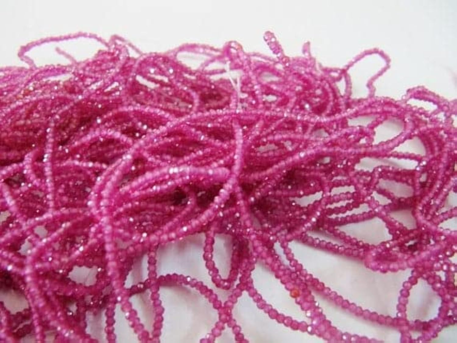 Rubis véritable en perles 2mm facettées pour joaillerie de luxe