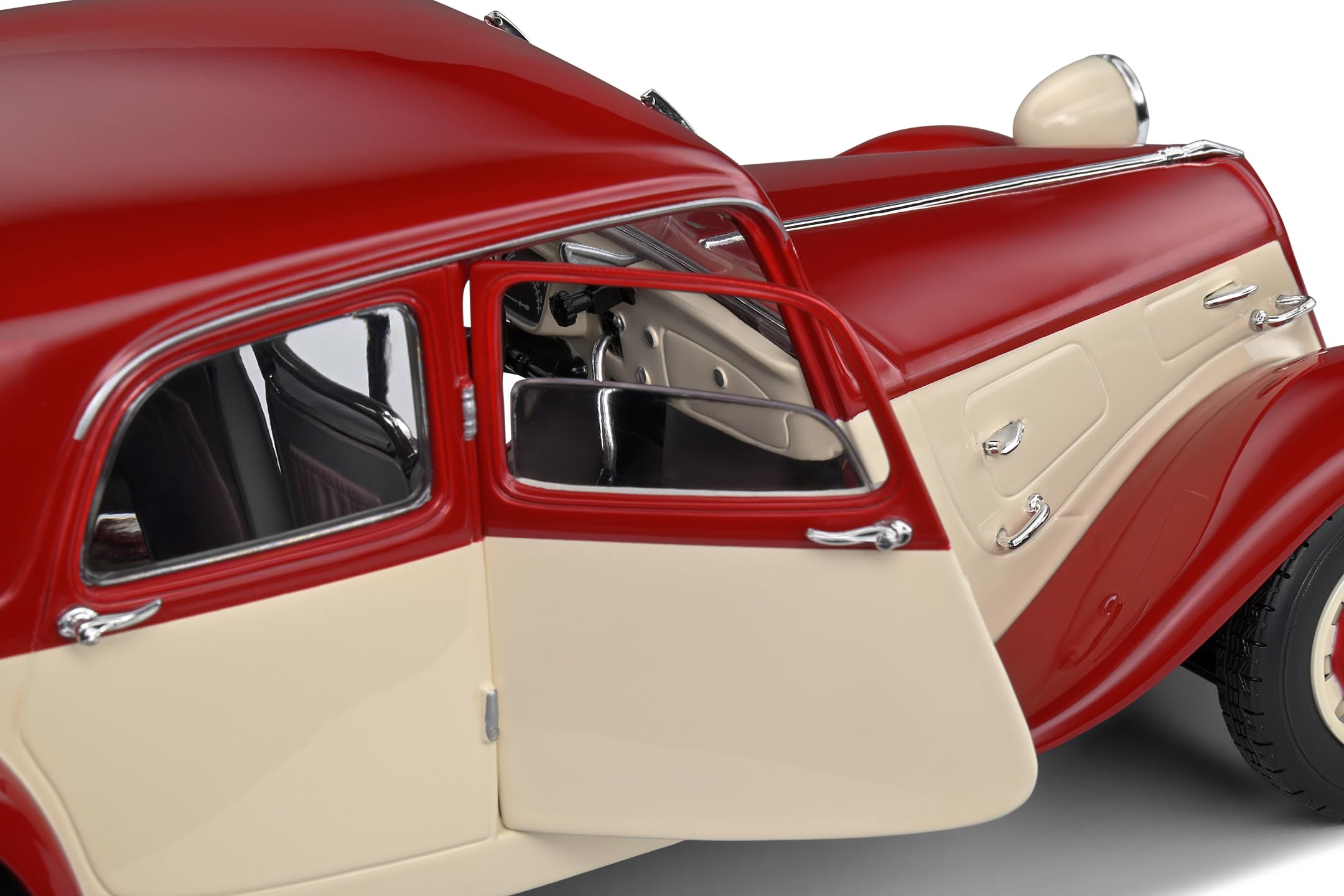 Solido Modellino auto scala 1:18 Citroen Traction 7 rosso