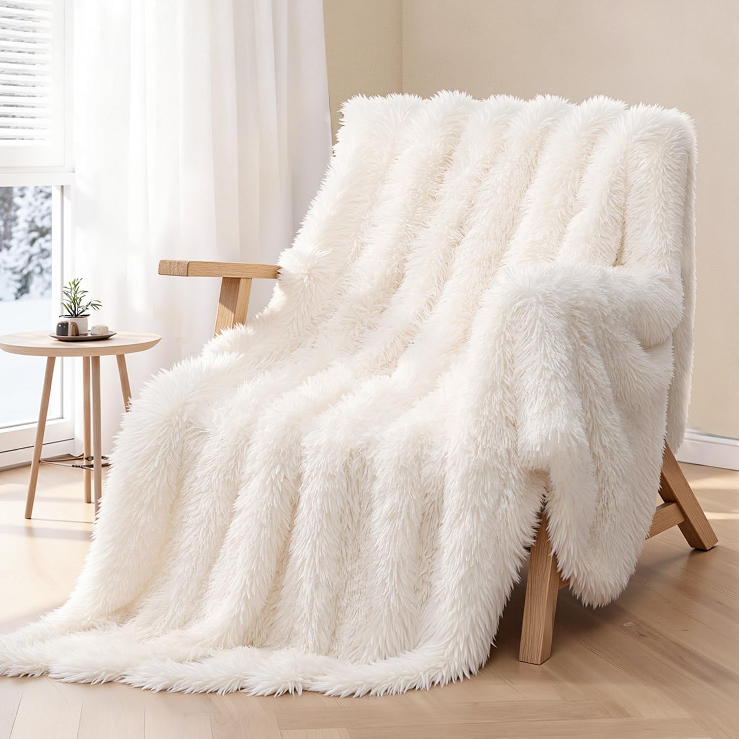 KANKAEU Long Hair Blanket, Fluffy Reversible Blankets for Maximum Soft Comfort, White Hair 220 x 240 cm, Easy Care, Ideal as a Winter Blanket or Gift (Cream White, 130 x 160 cm)