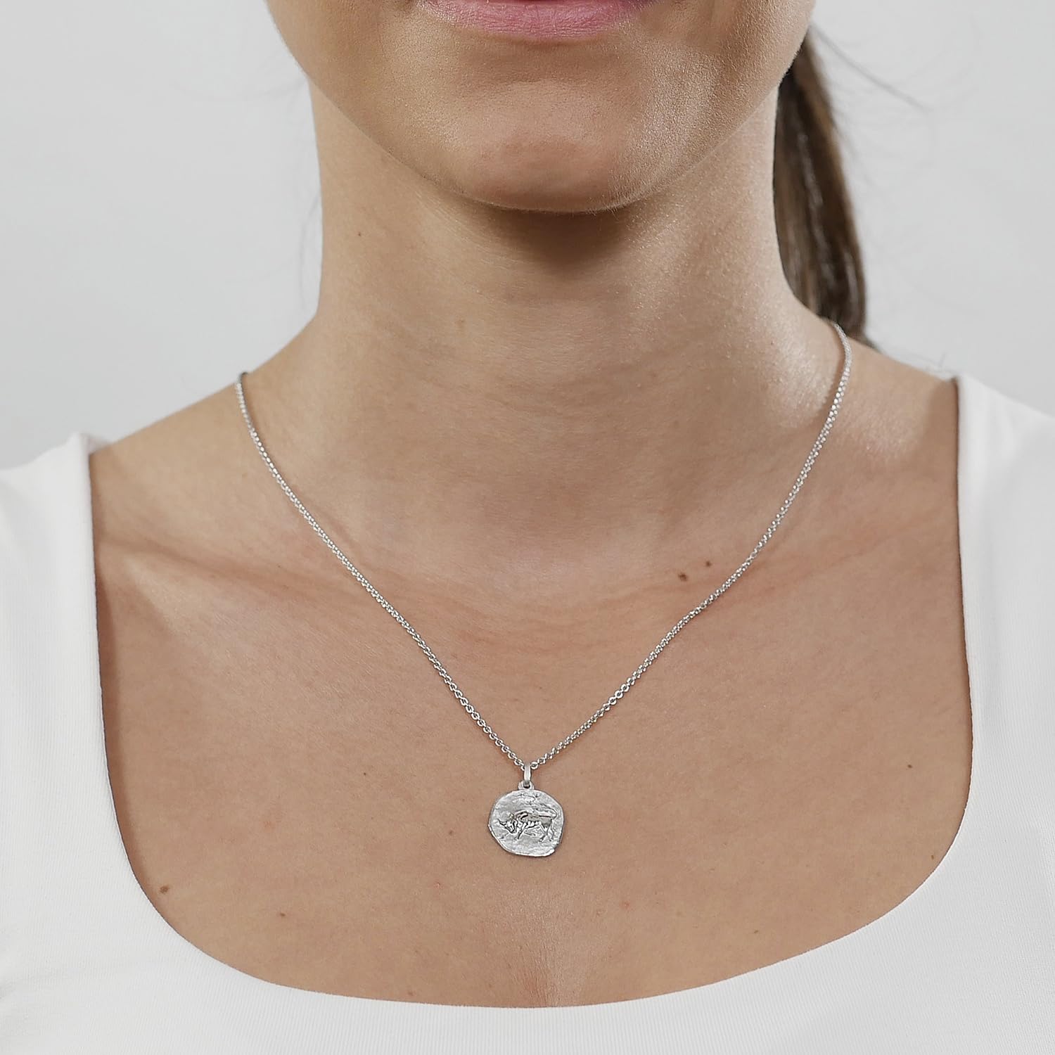 trendor Sternzeichen Stier 925 Silber Anhänger Ø 16 mm 21218-05 | wunderschönes Schmuckstück für Damen und Herren, elegante Geschenkidee