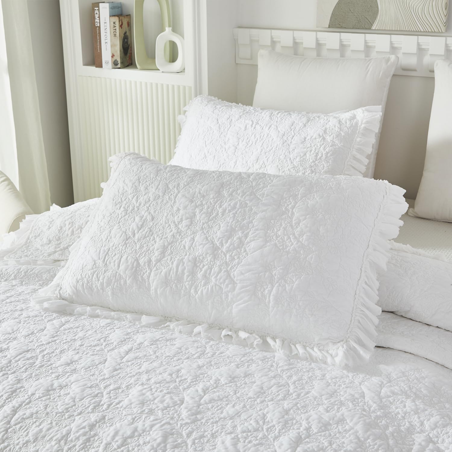 Brandream Juego de Ropa de Cama de algodón Blanco sólido tamaño King, Colcha Matelasse con 2 Fundas de Almohada: Elegante Colcha con Volantes, Juego de Ropa de Cama Ligero Femenino