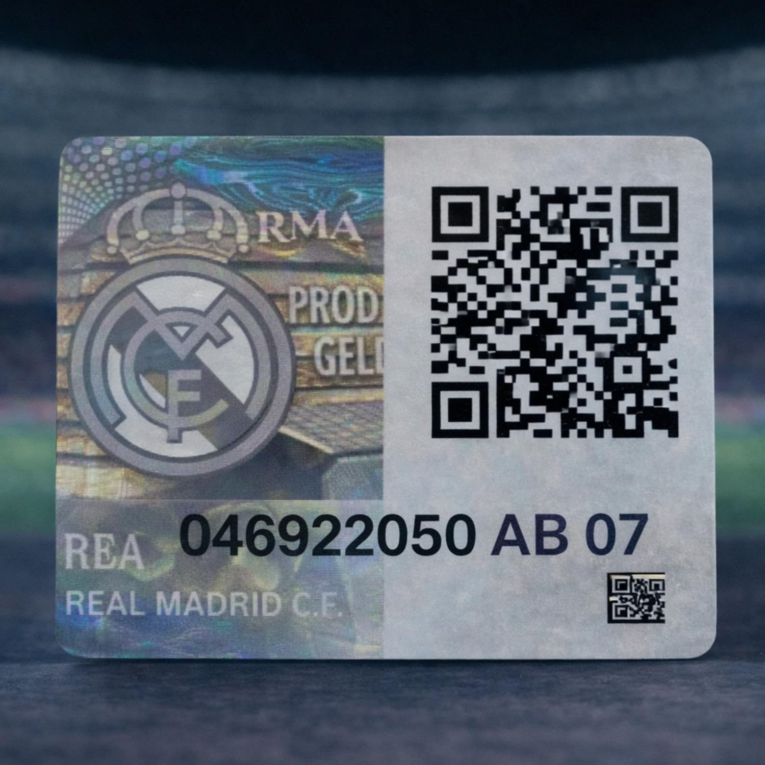 Escudo Luminoso Colgante con Lanyard, Producto Oficial, Real Madrid, Barça, Valencia F.C., Benfica, Batería Recargable, 3 Modos de Luz Electroluminiscente, para Hinchas del Fútbol