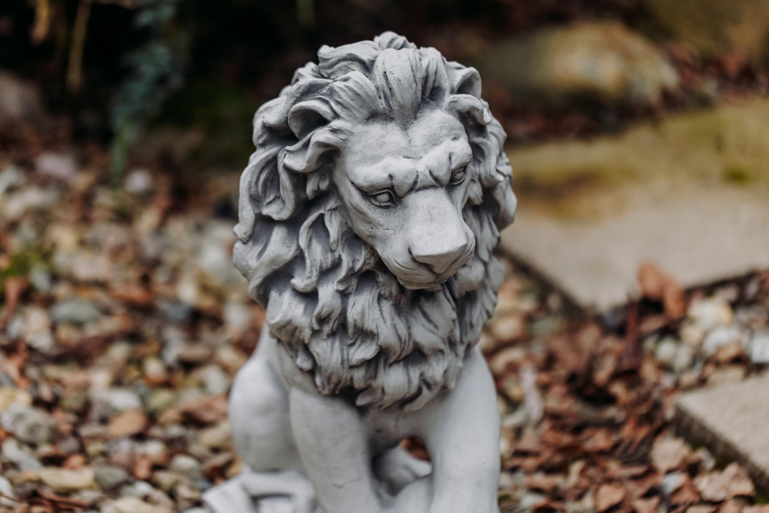 gartendekoparadies.de Statuen Löwen mit Kugel, Steinfigur aus Steinguss, H. 47 cm, je 21 kg, Grau, Frostsicher für Außenbereich (Löwe Links)