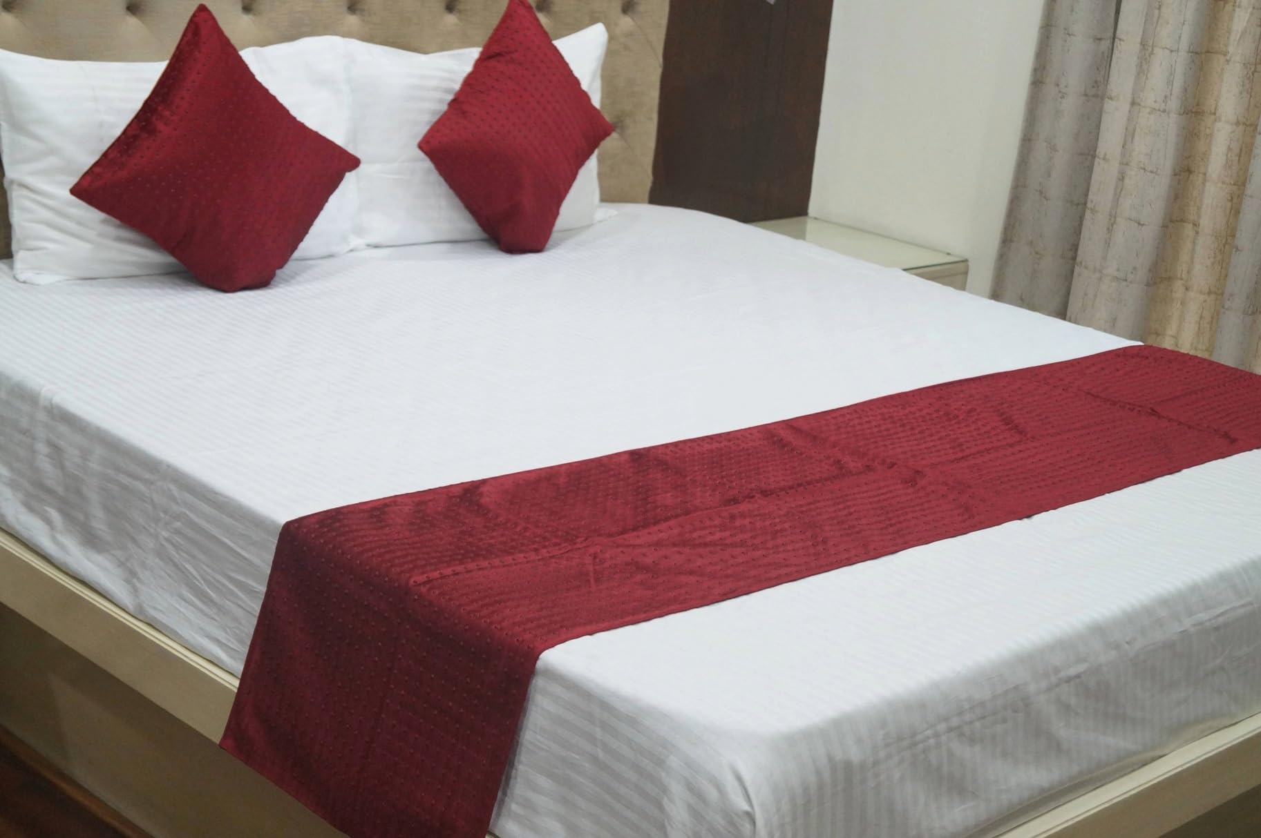 Vissage Embossed Diamond Design Double Bed Runner Set with 2 Cushion Covers, Red-image-19