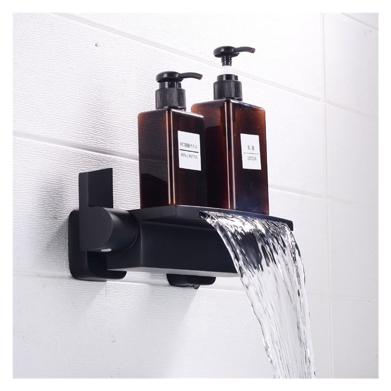 Robinet de baignoire cascade et douche pour un moment spa à la maison