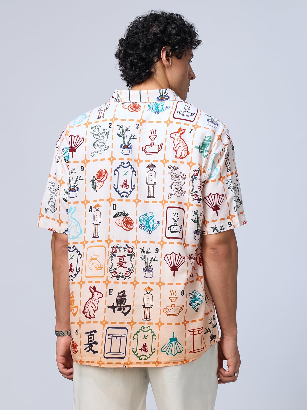 The Souled Store Koszula oversize: Mahjong Tile Męska i chłopięca Krótki rękaw Kołnierz z guzikami w dół Biała koszulka z nadrukiem Oversized Cotton