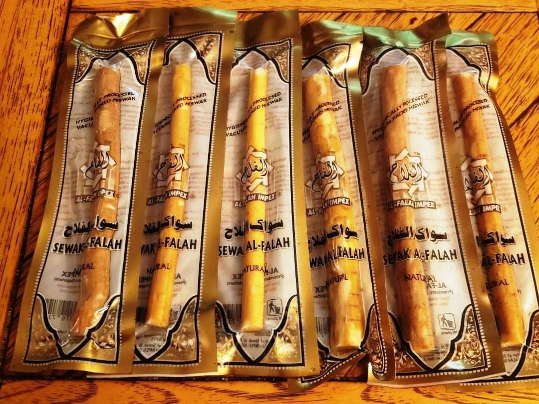 6 Al Falah Siwak Meswak Miswak Miswak Arak Peelu Al-Falah Chewing Stick Natural Flavoured Organic Herbal Brush Teeth Cleaning Toothbrush Vacuum Sealed Whitening Breath Freshener (Six Tooth Sticks)