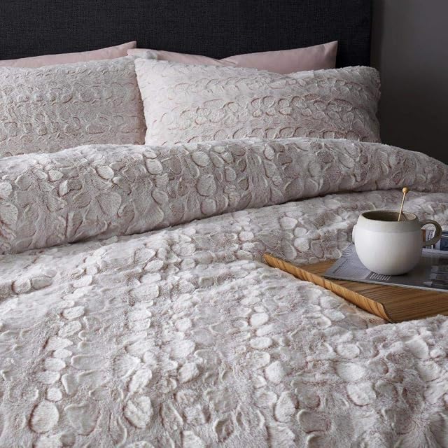 Super Soft Cosy Teddy Luxe Faux Fur Duvet Quilt Cover With Pillowcases Set Fluffy Soft Warm Fleece Bedding (Blush Pink Cameo, Double)