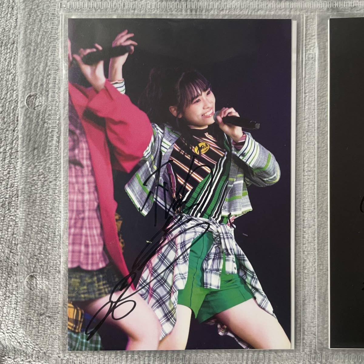 Amazon.co.jp: Girls2 girls2 ガールズガールズ フォトブック 直筆