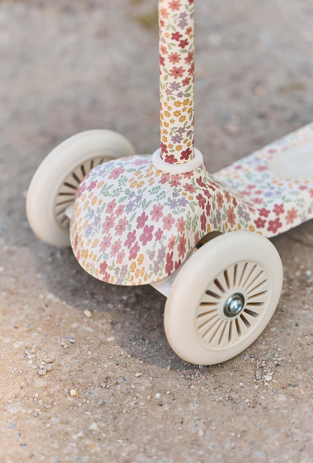 Little Dutch Kinder Scooter - Stabiler Roller - Höhenverstellbarer Cityroller - Sportlicher Kinderroller - Tretroller mit 3 Rädern - für Mädchen von 3-5 Jahre - bis zu 50 kg - Sunny Flower - weiß