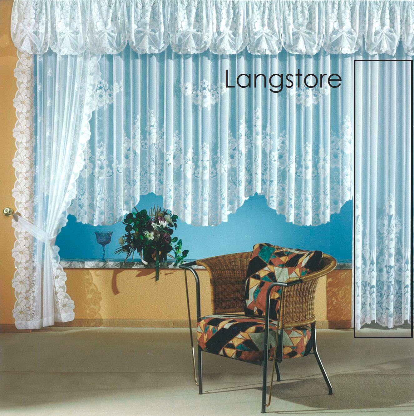 heimtexland Gardinen Jacquard Store mit Kräuselband weiß halb-transparent, Blumen Bordüre gebogt, Vorhang Typ1 - Langstore HxB 245x300 cm für Fensterbreiten von 100-130 cm