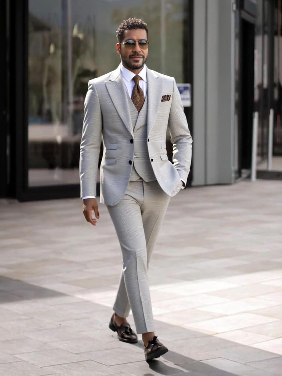 Men's Classic 3-Piece Suit Elegant Blazer Tuxedo Jacket, Vest & Trousers Set for Business, Wedding, Prom - Image 2