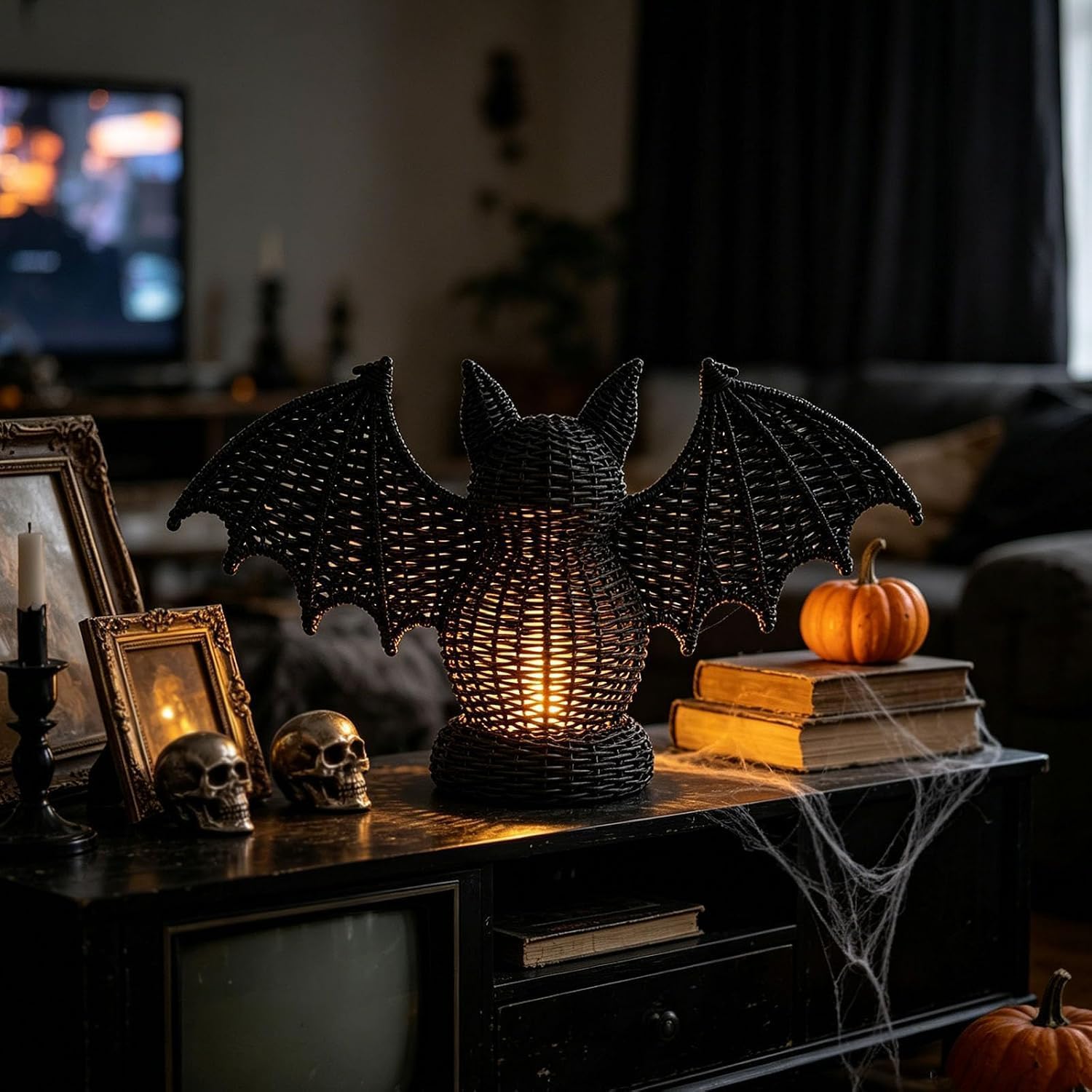 Halloween Bat Candle Holder Decor, Hand-Woven Wicker Bat Decorations, Rustic Halloween Tabletop Decoration for Mantel Fireplace Shelf Home Party Decor, Decorative Lantern, Indoor Use ，2PCS