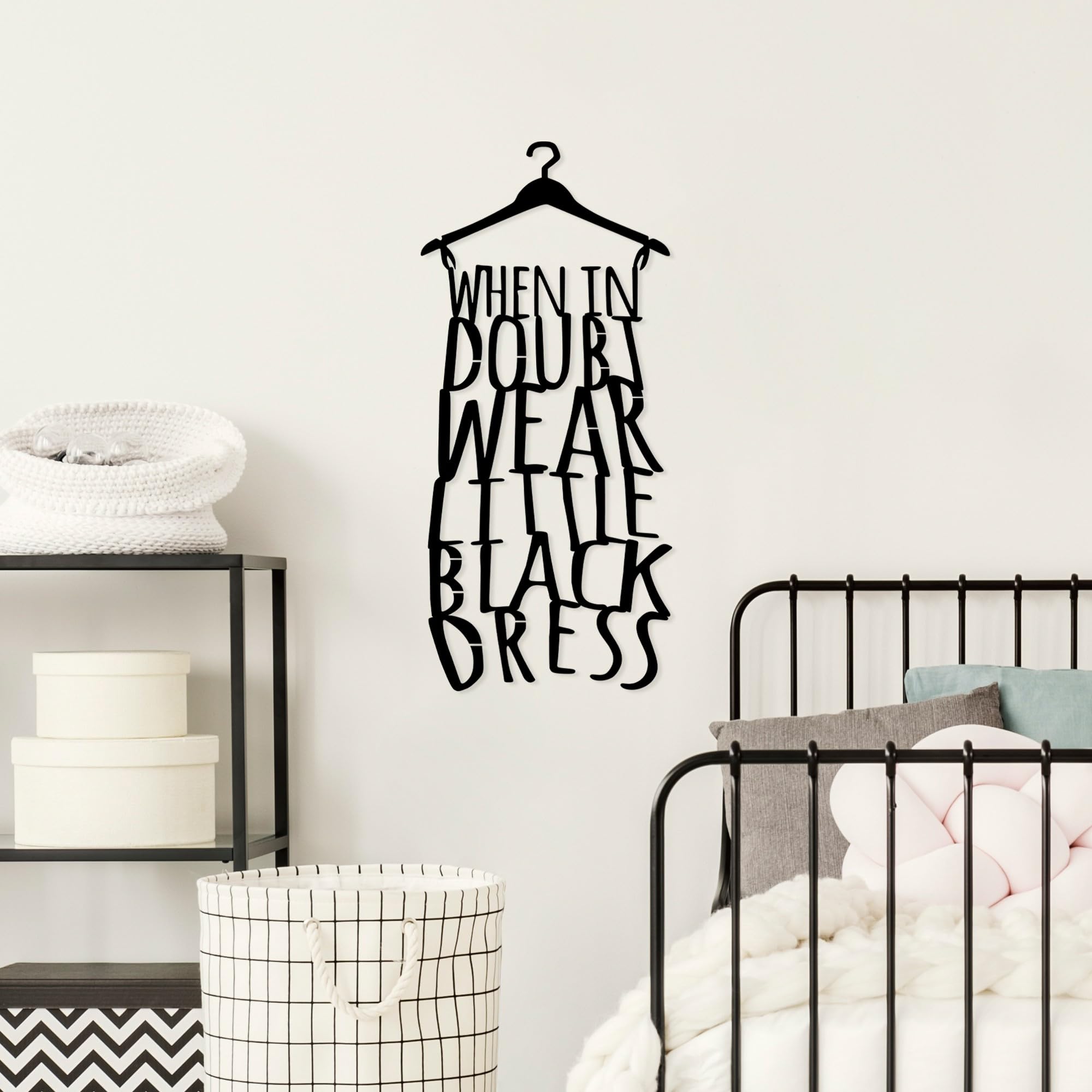 Décoration murale métal noir Hanah Home 32x70cm pour salon moderne