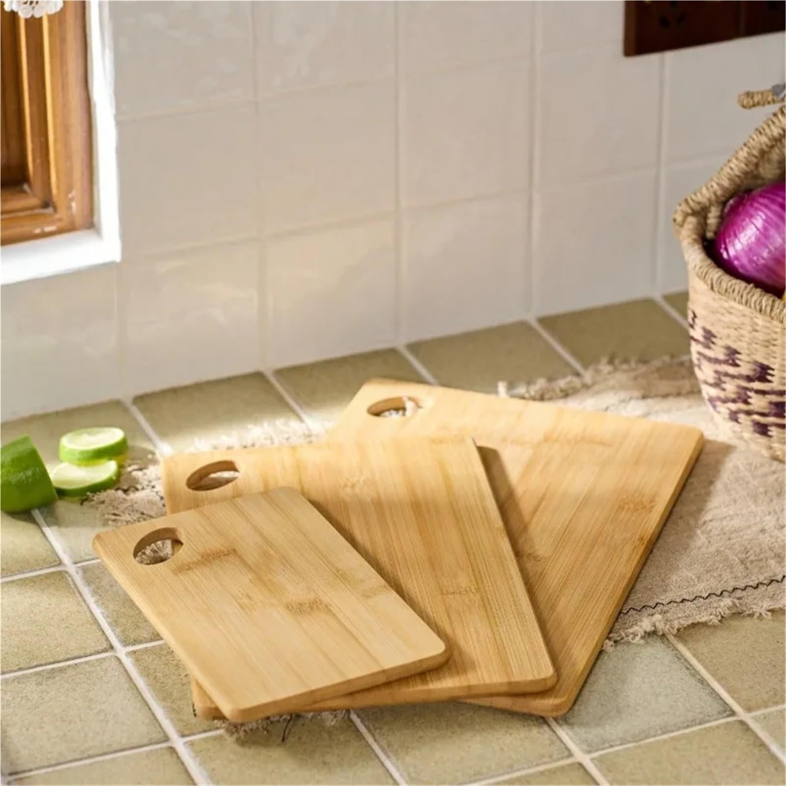 Tabla de cortar de madera maciza con orificio for mango, reversible | Orificio de mango redondo for facilitar su transporte; superficies reversibles; 16 x 12 x 0,8 pulgadas.(34x 22x 1.2cm)
