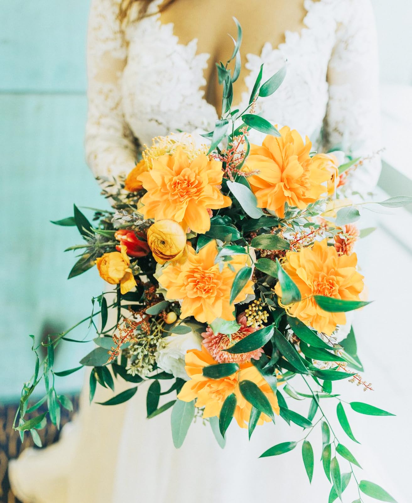 Lot de 6 dahlias artificiels jaunes de 60 cm avec tiges pour fête de mariage, centres de table, arrangements et bouquets (jaune)