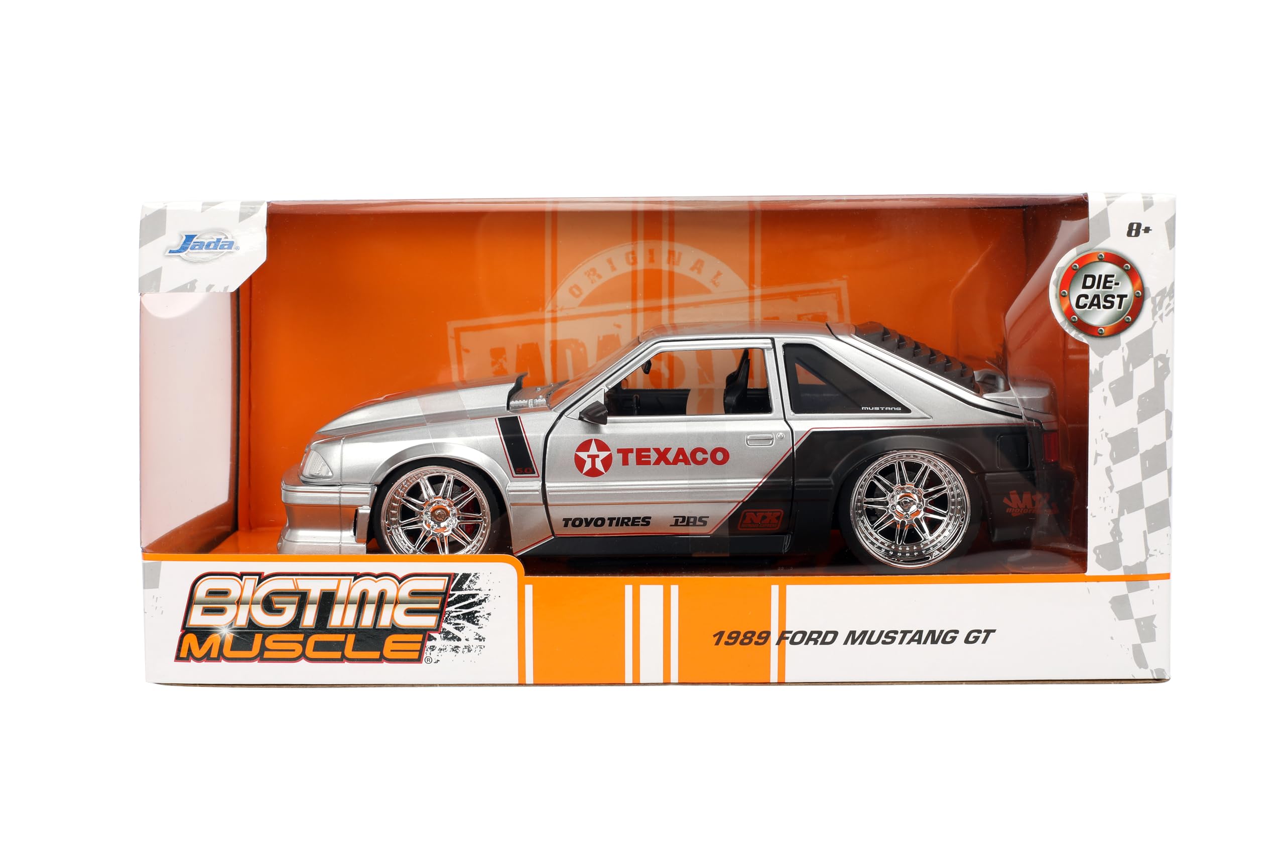Jada Toys Bigtime Muscle 1:24 1989 Ford Mustang GT Texaco Odlew samochodowy – otwierane drzwi, maska, bagażnik, gumowe opony (Candy Silver)