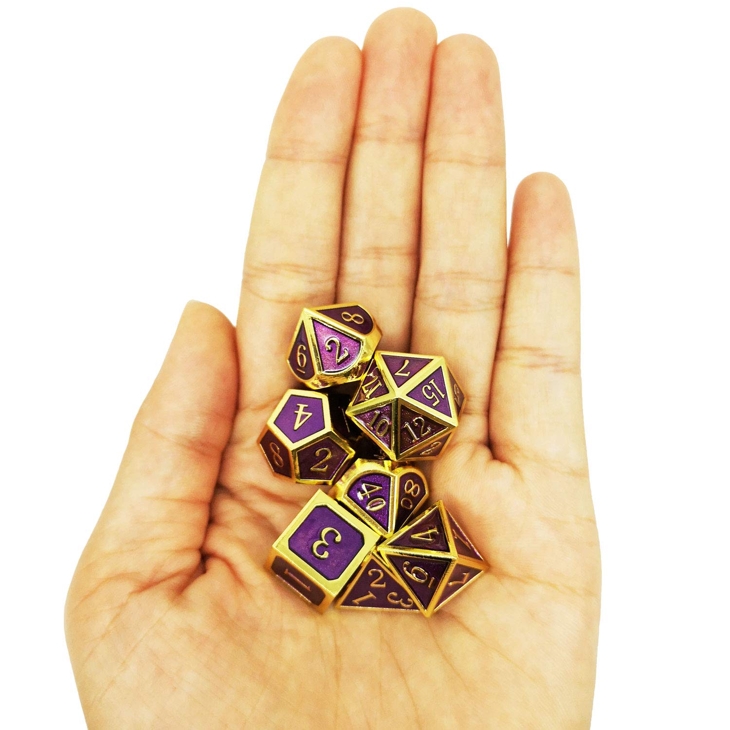 Haxtec Jeu de dés DND en métal doré et violet émaillé avec sac à dés en cuir, compatible avec les joueurs de Donjons et Dragons, cadeau pour les amateurs de DND, joueurs de TTRPG, DM Masters
