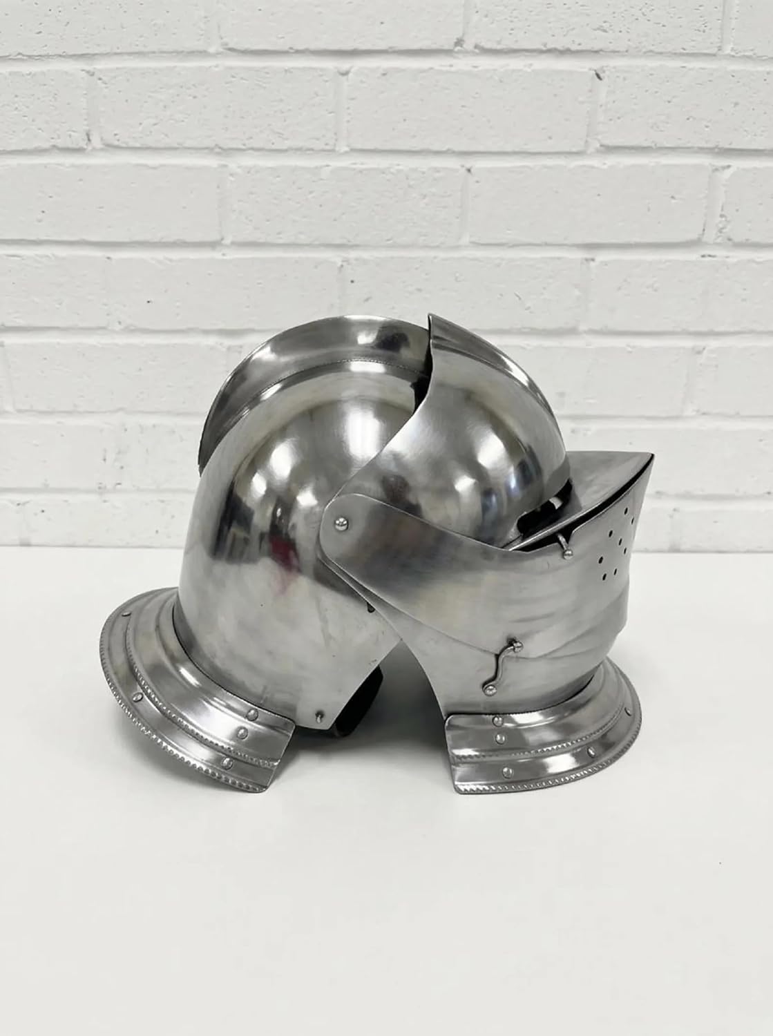 Gothic Armet Steel Knight Helmet – Handmade Medieval Armor Cosplay Piece