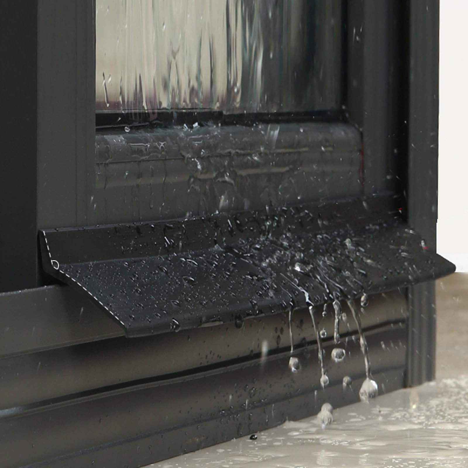 Generico Strisce autoadesive Nere per Bordi di Porte e davanzali, Larghe 5,5 cm, Resistenti alle intemperie, prevengono Le infiltrazioni d'Acqua, Disponibili in Lunghezze da 0,5 a 5 m, 5,5 cm, 1,5 m