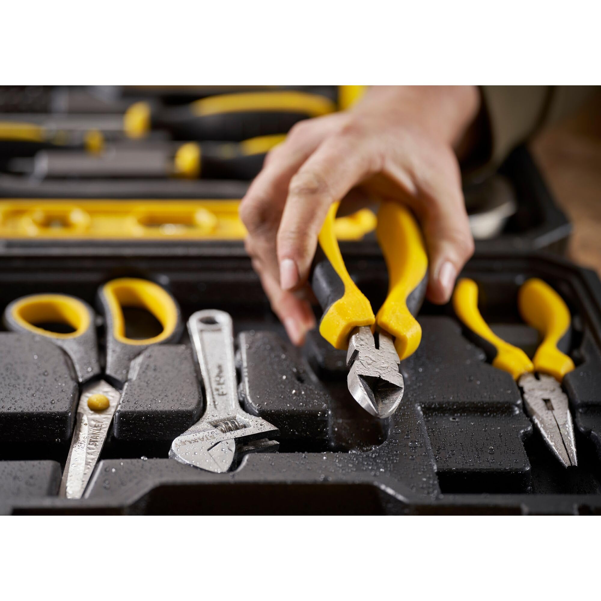 STANLEY ST. Kit de Herramientas P/CASA 28PZ STHT78050-1
