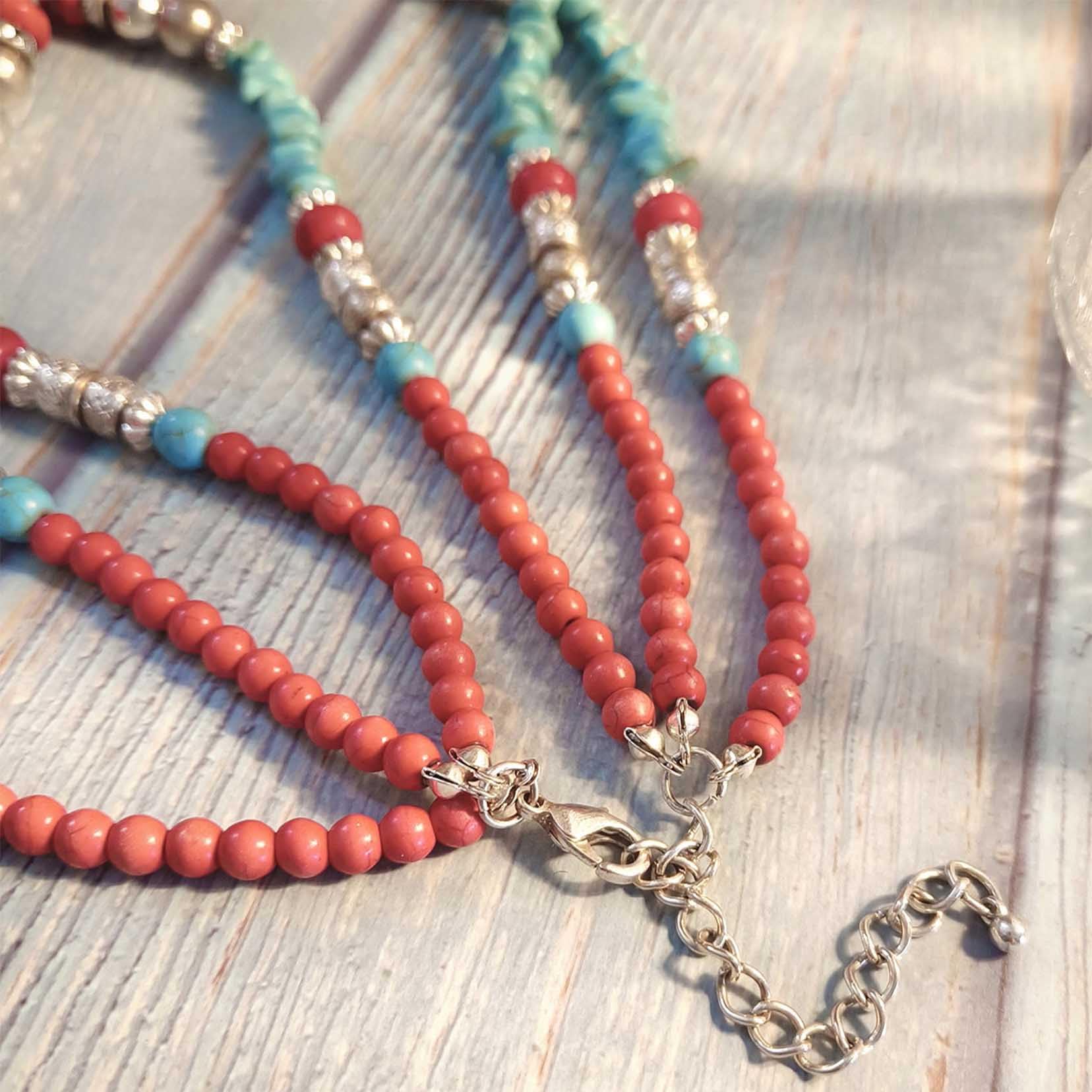Red Multi-Layer Bead Collana Bohemian Style Triple Layered Collana Chunky Ciondolo Perline Etniche Choker Multi Strand Collana per Le Donne Red