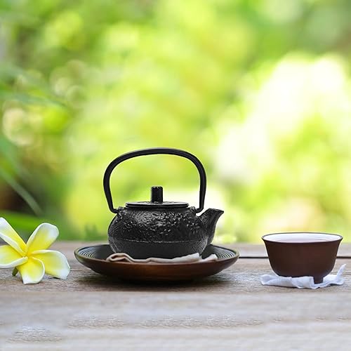 Miniatura 8 de Mini tetera de hierro fundido de 1.7 onzas líquidas, tetera japonesa de imitación con mango de cobre y haz de raíz de bambú, perfecta para la