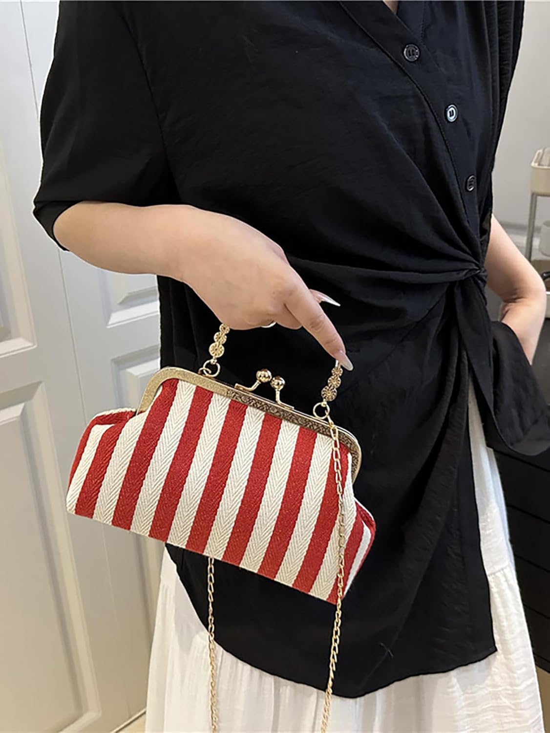 SweatyRocks Women's Striped Clutch Handbags Small Shoulder Crossbody Bag with Chain Strap