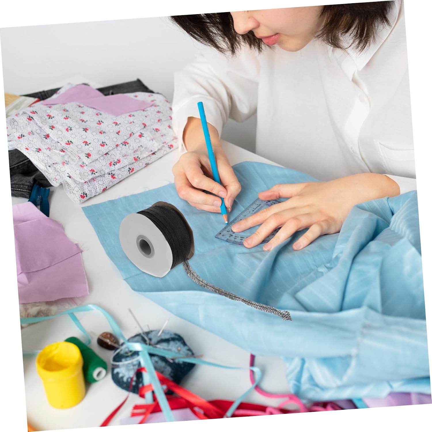 Gogogmee 3rolls Fusible Interfacing Fabric Strip Non-Woven Lining Material for Sewing and Easy to Use for Clothing and Home Decor Convenient Bonding