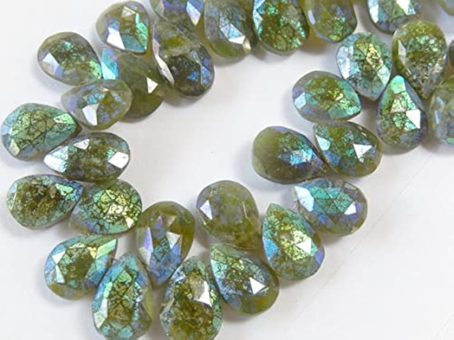 Vessonite Gemstone contre les perles ternes : briolettes poires éclatantes 12-14mm