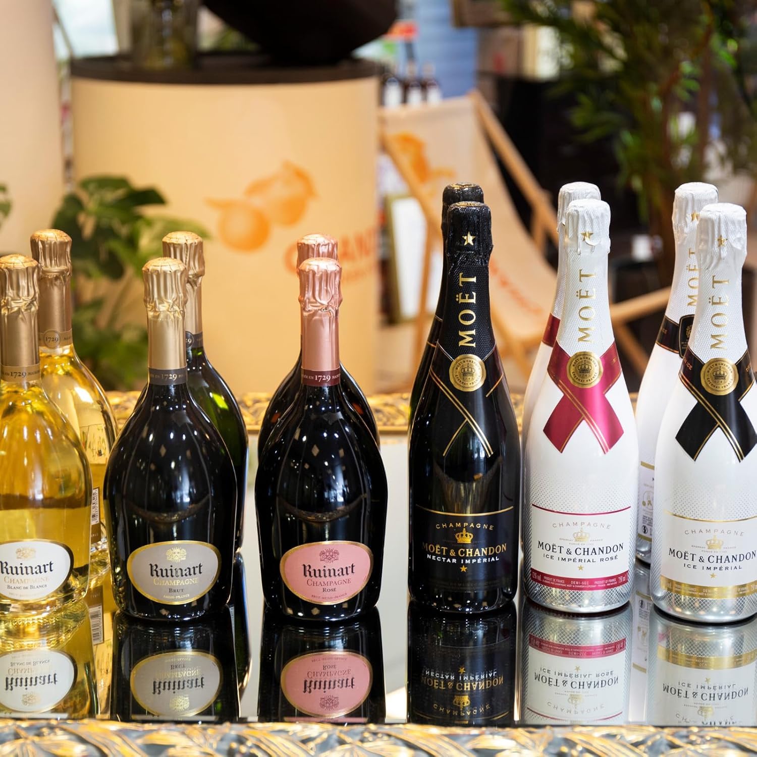 Moet & Chandon Ice Imperial Rose Champagner 0,75 l 12% + 2 x Moet Champagnerglas mit edler Krone und Schriftzug in Präsentbox by Reichelts | Das ideale Geschenk für Geburtstag, Hochzeit uvm.