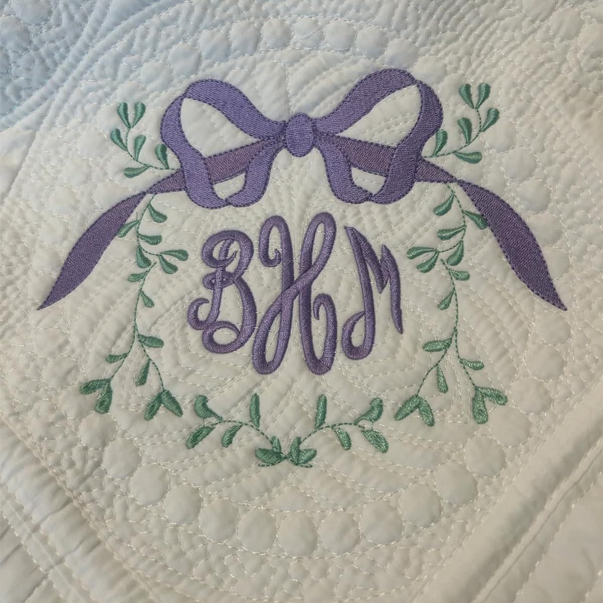 Personalized Baby Quilt Blanket, Custom Monogrammed Baby Blanket with Embroidered Name Heirloom Quilt Super Soft and Cozy Cotton Baby Quilt with Scalloped Edges Baby Shower Gift