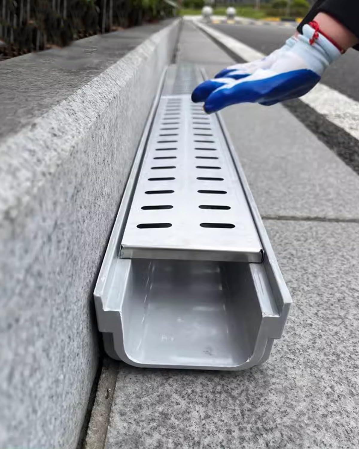 LWJSOCP Trench Drain Grate,4" Plastic Channel Drain with Stainless Steel Grate, 6 Pack Trench Drain System for Driveway & Yard, Durable Concrete Drainage Solution (60x10x6cm)