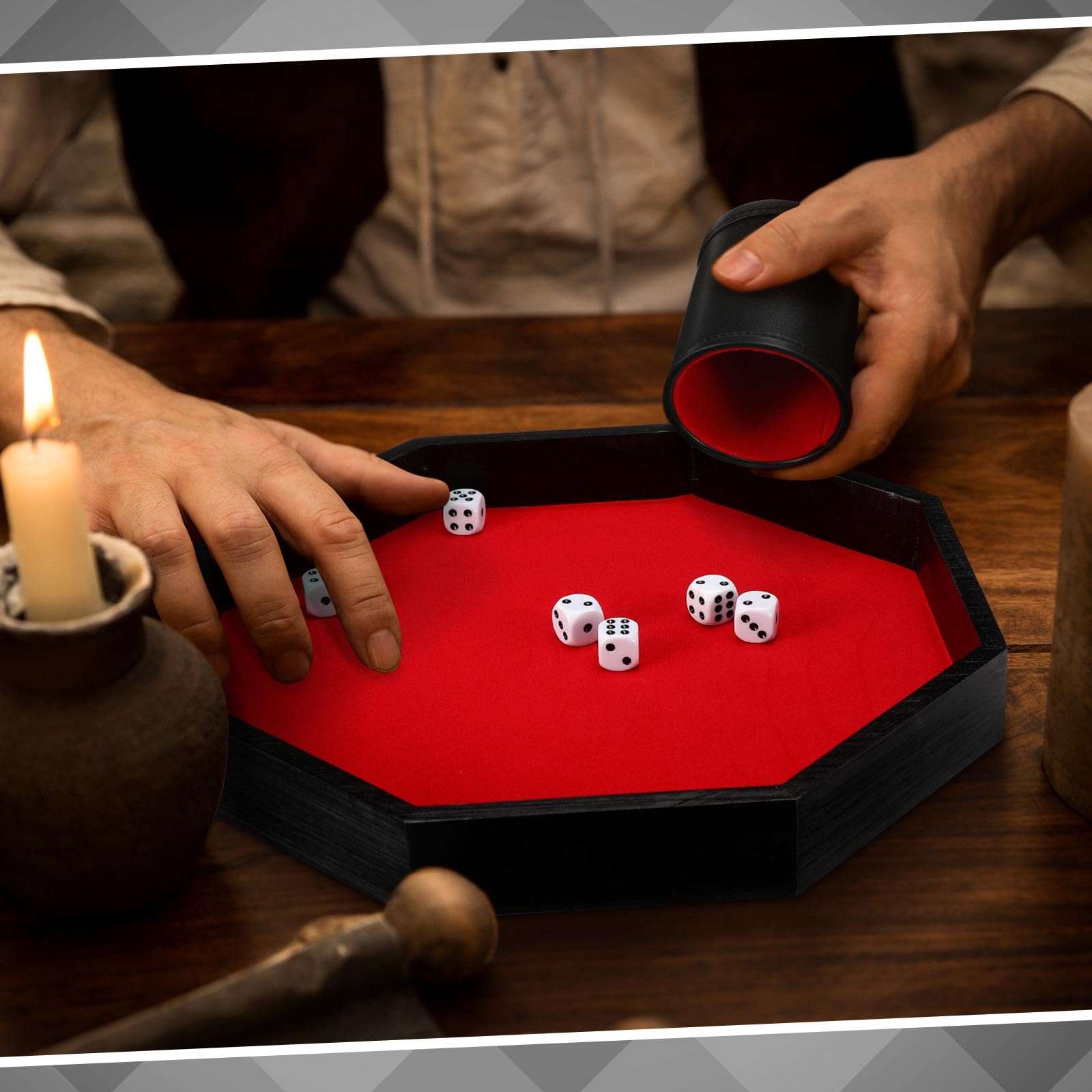 MiniInflat Achteckiges Würfelbecher-Set mit hölzernem Würfeltablett mit Filz ausgekleidetem PU-Leder Würfelbecher mit 6 Punkten für Tischspiele (schwarz)